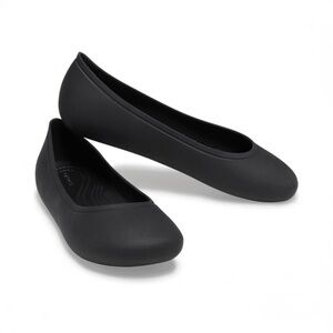 NWOT CROCS Brooklyn Flat Size 7